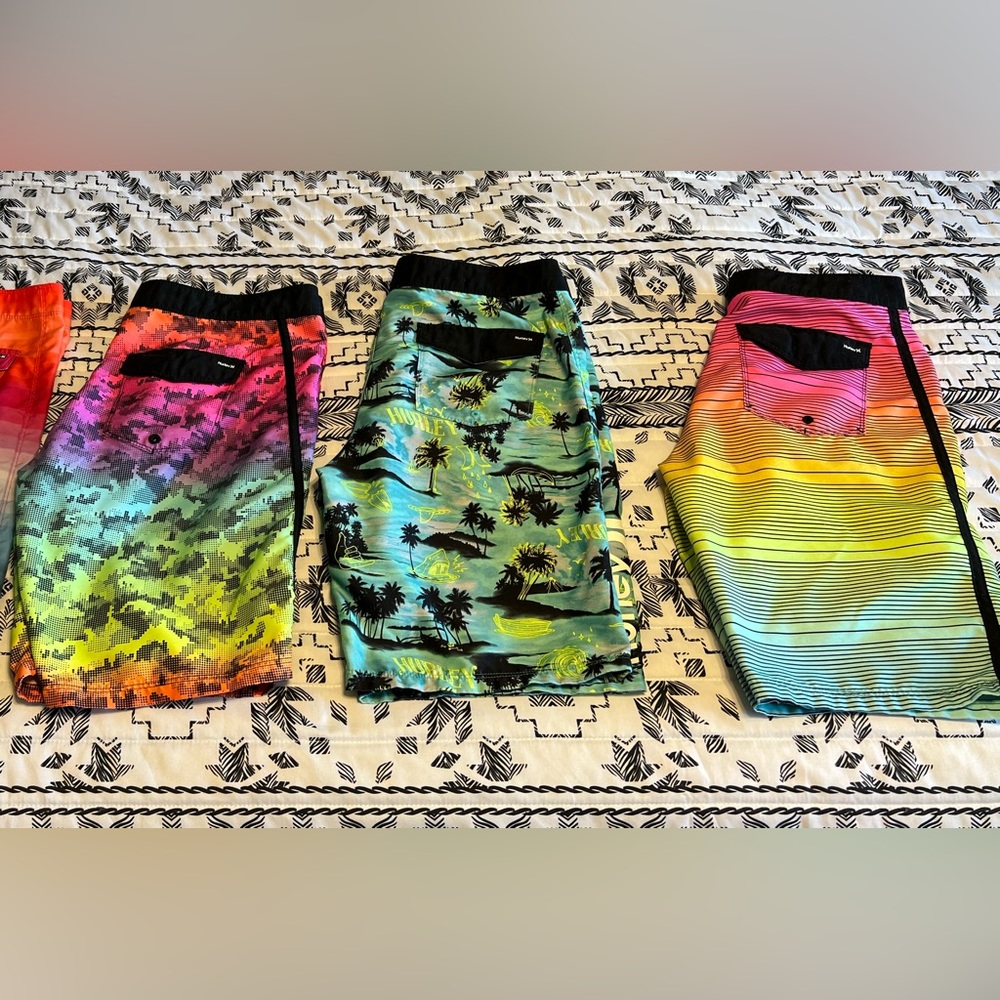 Boys Hurley Swim Trunks Size 16/28 Waist